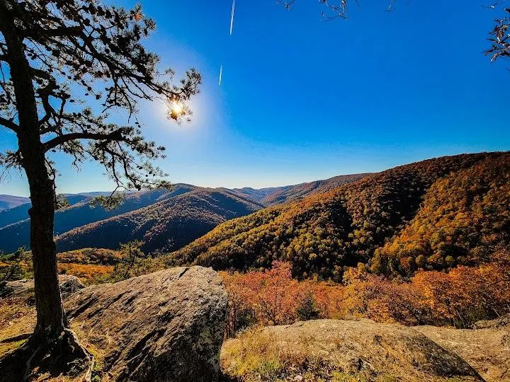 20-Minute Cliff Overlook